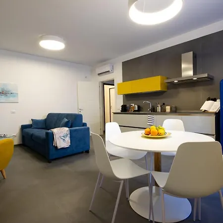 Peony - 13 Piazza Pio Xi * Rom